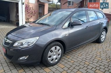 Універсал Opel Astra 2011 в Трускавці
