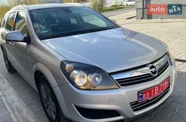 Універсал Opel Astra 2010 в Тернополі