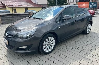 Хэтчбек Opel Astra 2015 в Бродах