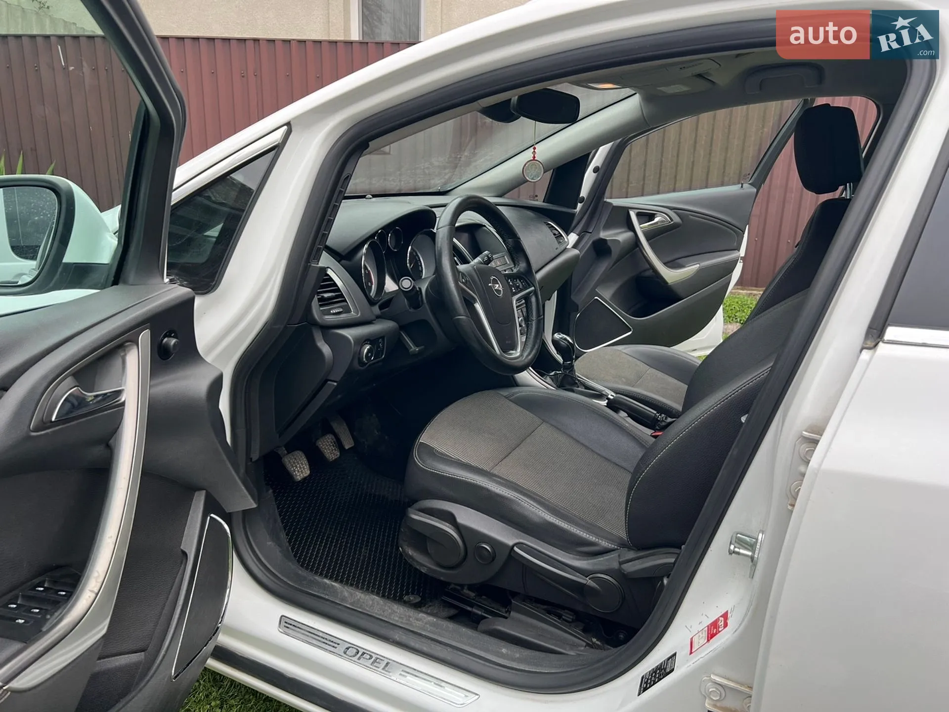 2011 Opel Astra - мініатюра 8