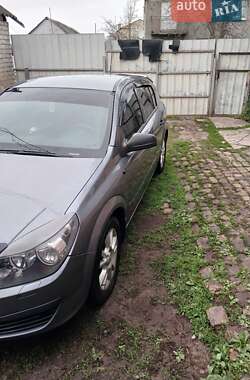 Хэтчбек Opel Astra 2005 в Синельниково