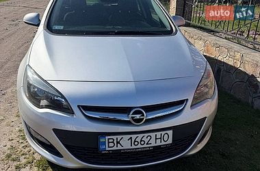 Універсал Opel Astra 2014 в Рокитному
