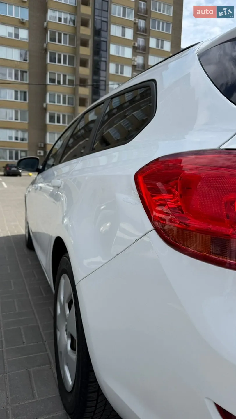 2011 Opel Astra - мініатюра 12