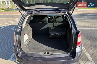 Універсал Opel Astra 2010 в Луцьку