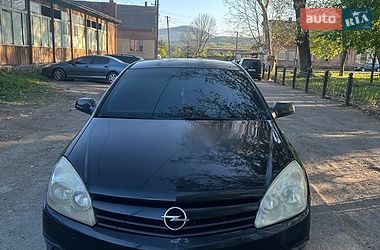 Седан Opel Astra 2005 в Великому Березному