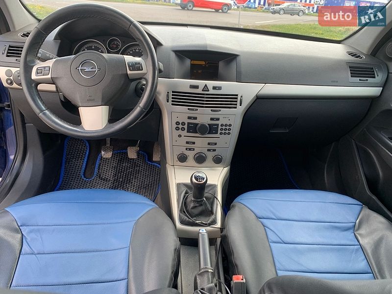 Универсал Opel Astra 2008 в Нововолынске