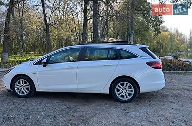Универсал Opel Astra 2018 в Ватутино