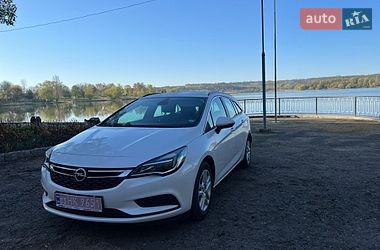 Универсал Opel Astra 2018 в Ватутино