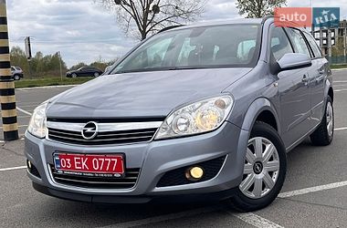 Универсал Opel Astra 2010 в Луцке