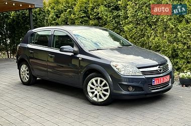 Хэтчбек Opel Astra 2008 в Дубно