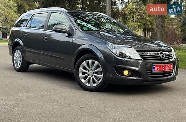 Универсал Opel Astra 2010 в Умани