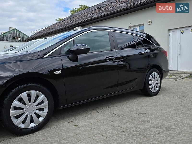 Универсал Opel Astra 2018 в Львове