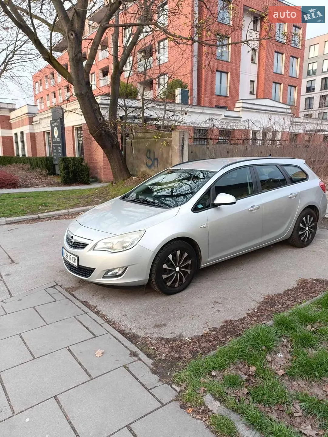 2011 Opel Astra - фото 1