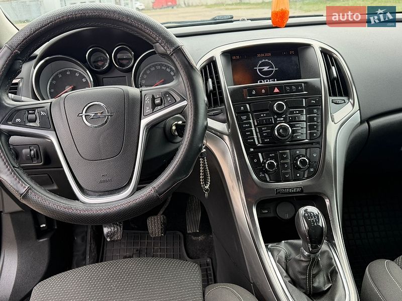 Хэтчбек Opel Astra 2009 в Попельне