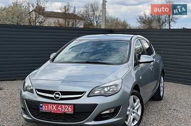 Хэтчбек Opel Astra 2015 в Миргороде