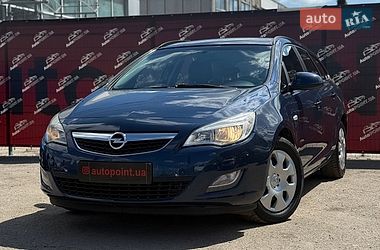 Універсал Opel Astra 2011 в Сумах