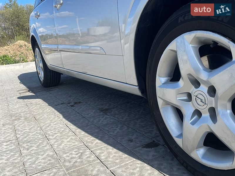 Универсал Opel Astra 2007 в Львове