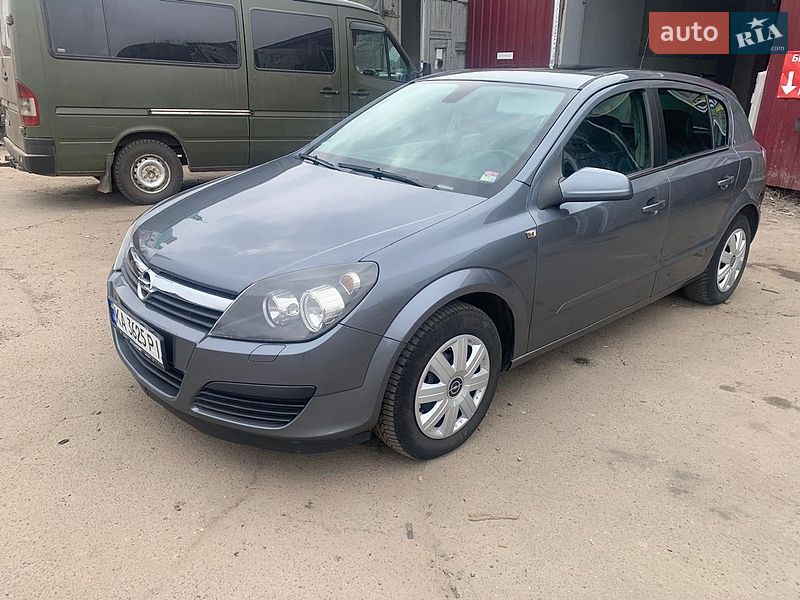 Хэтчбек Opel Astra 2005 в Киеве