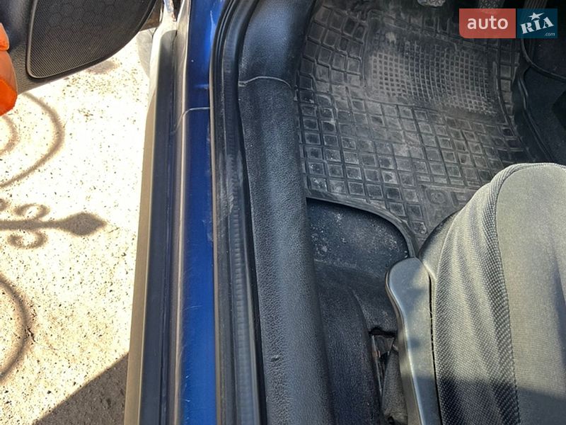 Седан Opel Astra 2006 в Черкассах