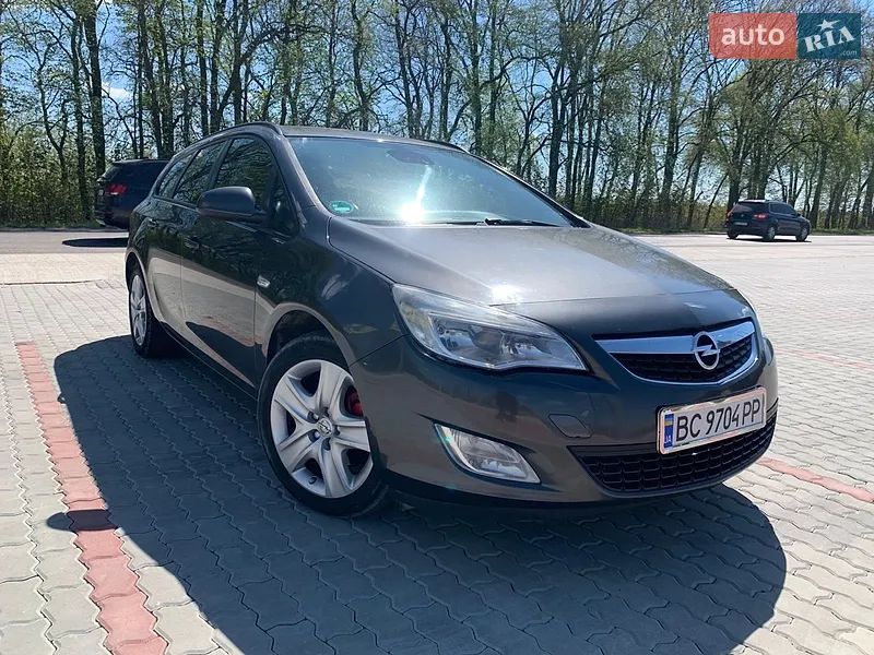 Opel Astra 2012