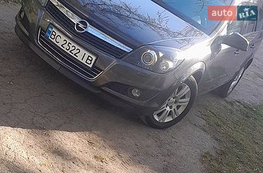 Універсал Opel Astra 2010 в Львові
