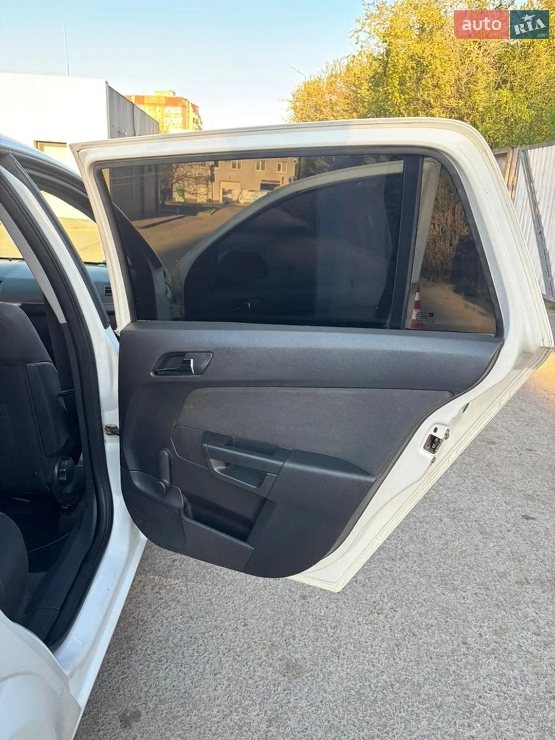 2010 Opel Astra - мініатюра 14