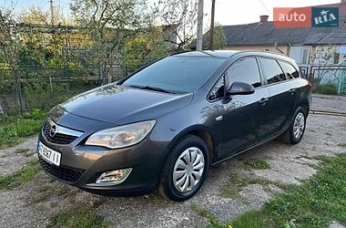 Універсал Opel Astra 2011 в Коломиї