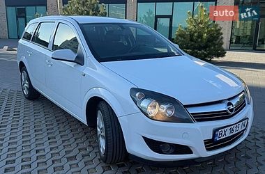 Универсал Opel Astra 2010 в Хмельницком