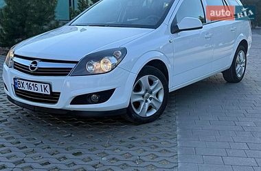 Универсал Opel Astra 2010 в Хмельницком