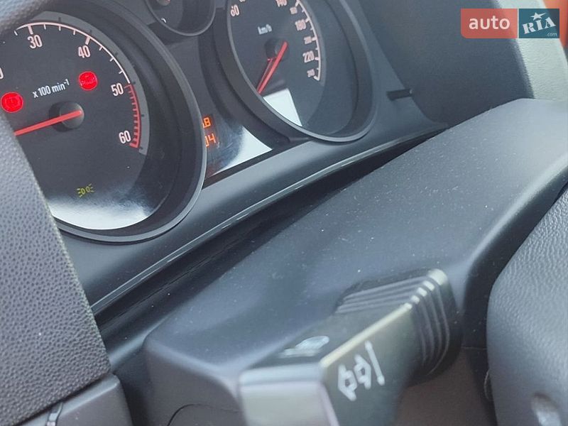 Универсал Opel Astra 2010 в Хмельницком