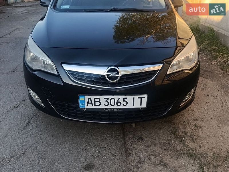 Opel Astra 2011