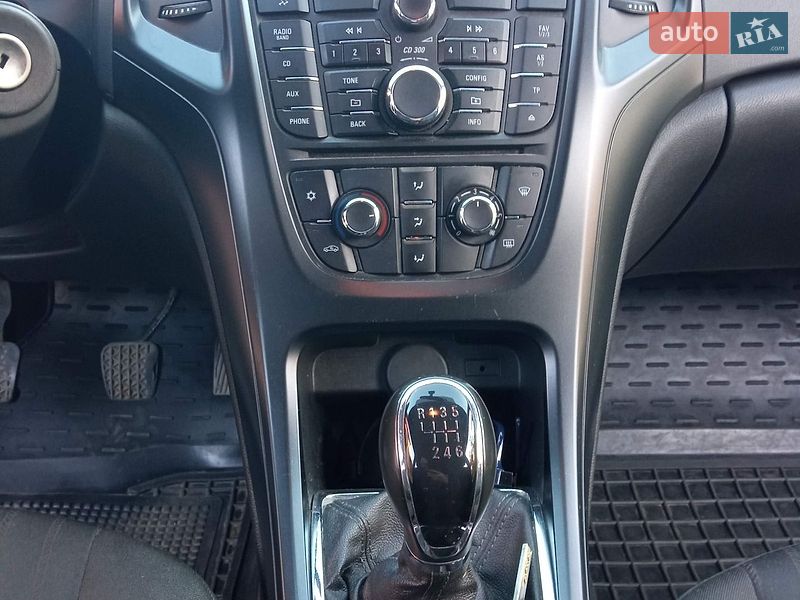 Универсал Opel Astra 2013 в Мукачево