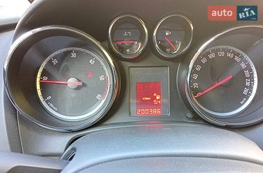Универсал Opel Astra 2013 в Мукачево