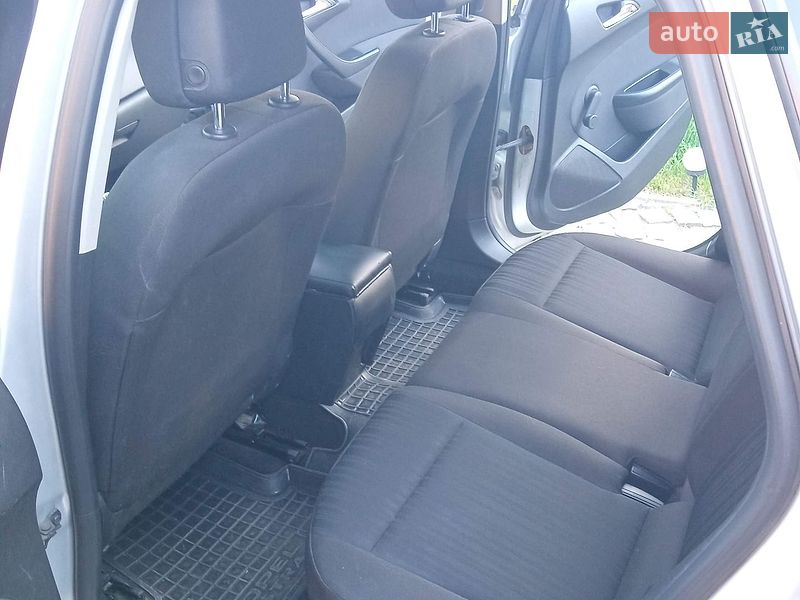 Универсал Opel Astra 2013 в Мукачево