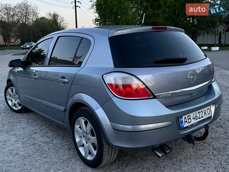 Хэтчбек Opel Astra 2004 в Каменец-Подольском