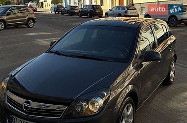 Хетчбек Opel Astra 2012 в Дрогобичі