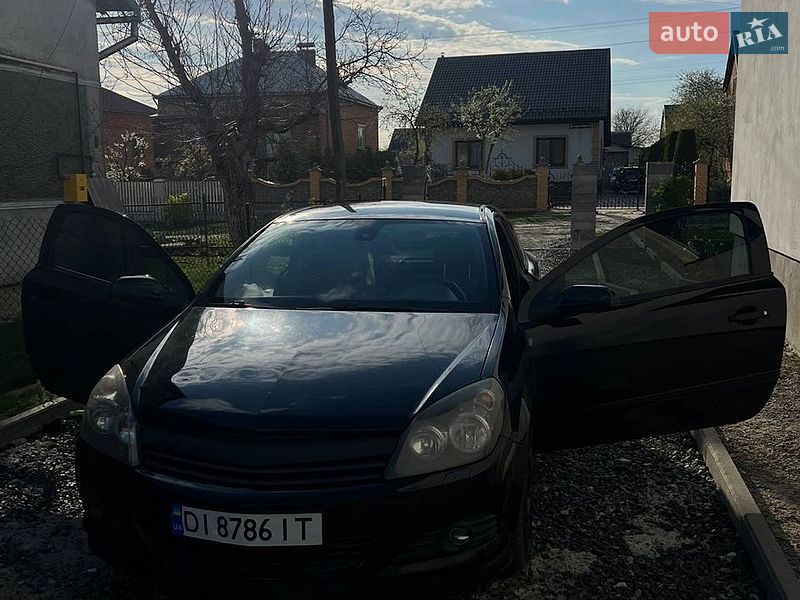 Купе Opel Astra 2008 в Львове