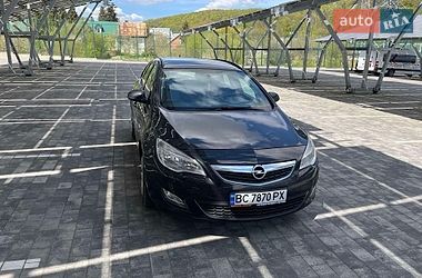 Универсал Opel Astra 2012 в Львове