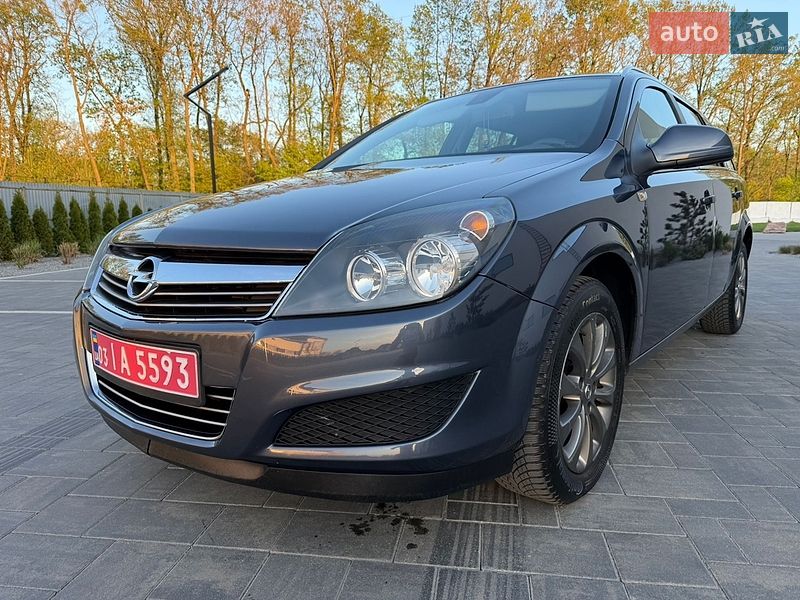 Универсал Opel Astra 2010 в Луцке