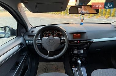 Универсал Opel Astra 2010 в Луцке