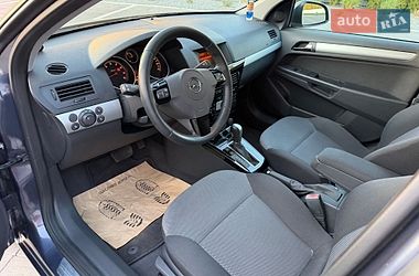 Универсал Opel Astra 2010 в Луцке