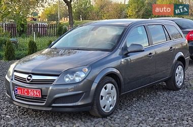 Универсал Opel Astra 2011 в Луцке