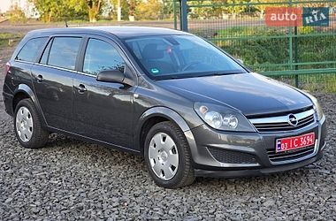 Универсал Opel Astra 2011 в Луцке