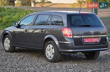Универсал Opel Astra 2011 в Луцке
