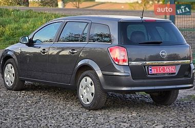 Универсал Opel Astra 2011 в Луцке