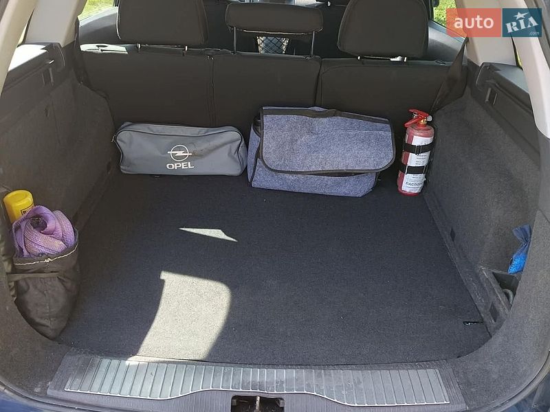 Универсал Opel Astra 2008 в Глухове