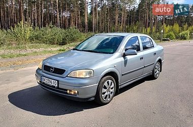 Седан Opel Astra 2006 в Сарнах