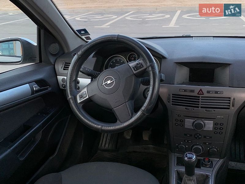 Универсал Opel Astra 2004 в Ровно