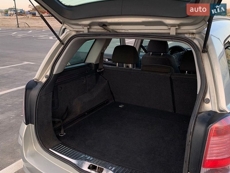 Универсал Opel Astra 2004 в Ровно