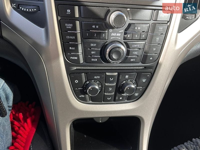 Универсал Opel Astra 2011 в Дрогобыче